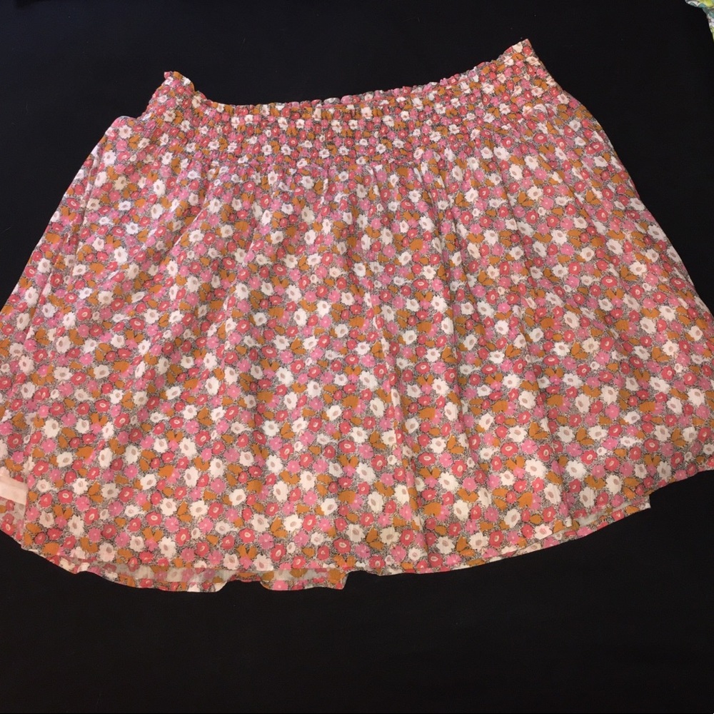 Old navy xl flower skirt with ruffles